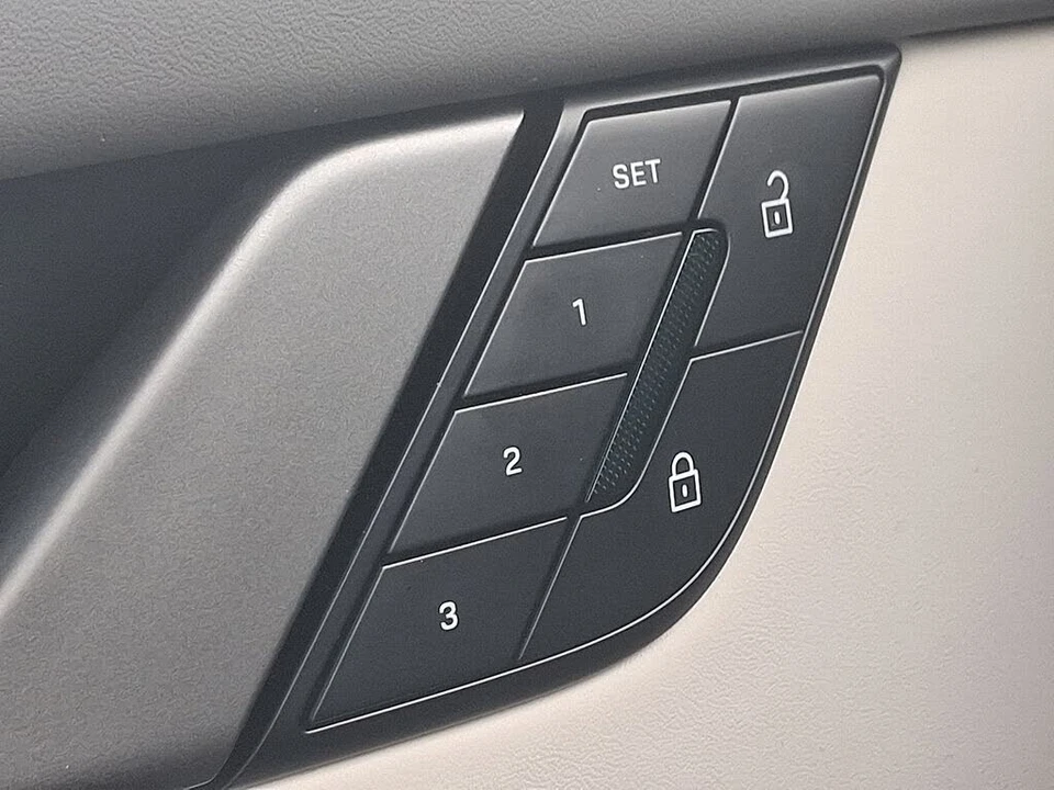 2025 Porsche 992 Carrera - Image 27 of 31