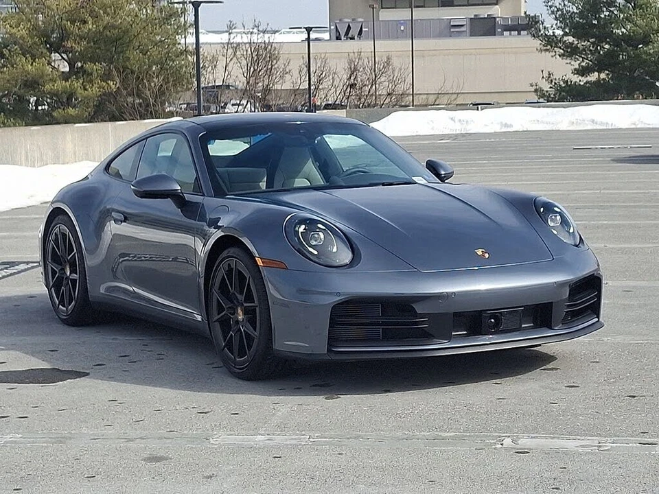 2025 Porsche 992 Carrera - Image 7 of 31