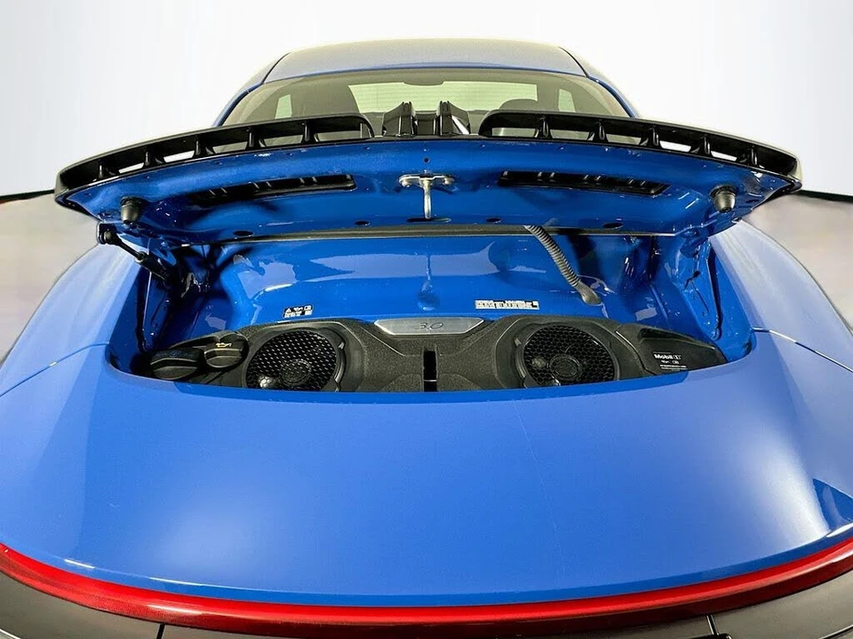 2025 Porsche 992 Carrera - Image 26 of 31