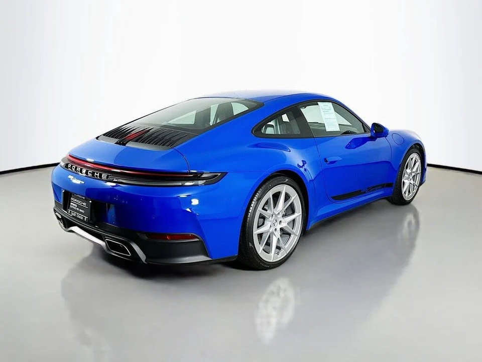 2025 Porsche 992 Carrera - Image 9 of 31