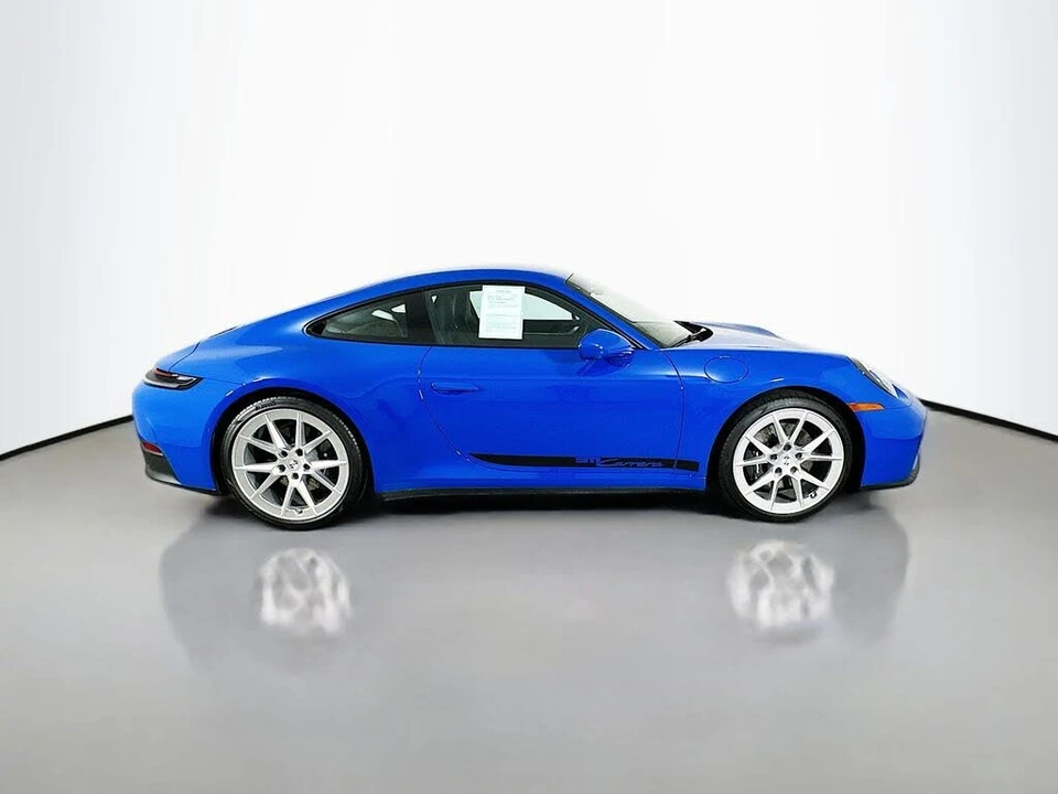 2025 Porsche 992 Carrera - Image 8 of 31