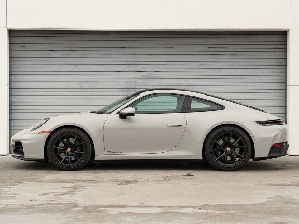2025 Porsche 992 Carrera - Image 2 of 29