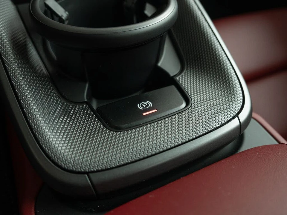 2025 Porsche 992 Carrera - Image 21 of 29