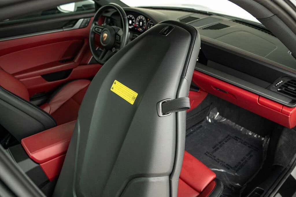 2025 Porsche 992 Carrera - Image 27 of 29