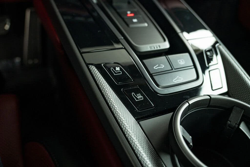2025 Porsche 992 Carrera - Image 19 of 29