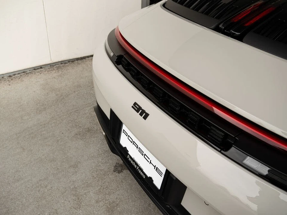 2025 Porsche 992 Carrera - Image 25 of 29