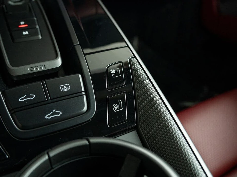 2025 Porsche 992 Carrera - Image 20 of 29