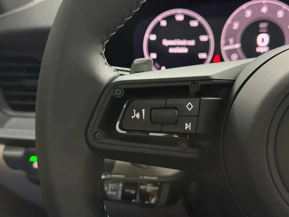 2025 Porsche 992 Carrera - Image 21 of 31