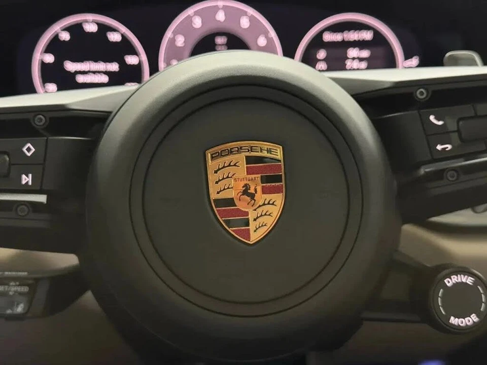 2025 Porsche 992 Carrera - Image 23 of 31
