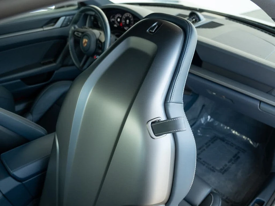 2025 Porsche 992 Carrera - Image 21 of 31