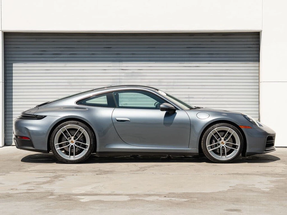 2025 Porsche 992 Carrera - Image 27 of 31
