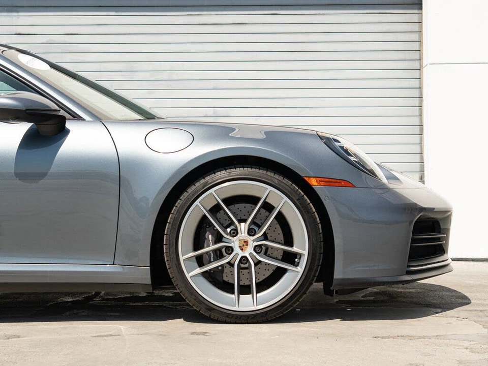 2025 Porsche 992 Carrera - Image 26 of 31