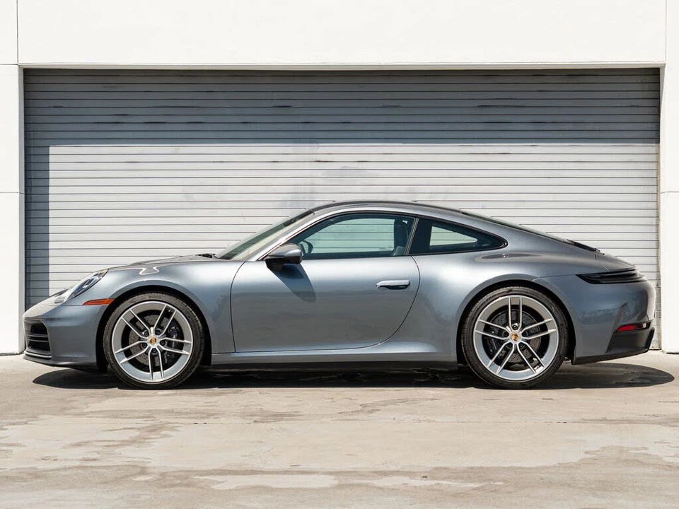 2025 Porsche 992 Carrera - Image 2 of 31