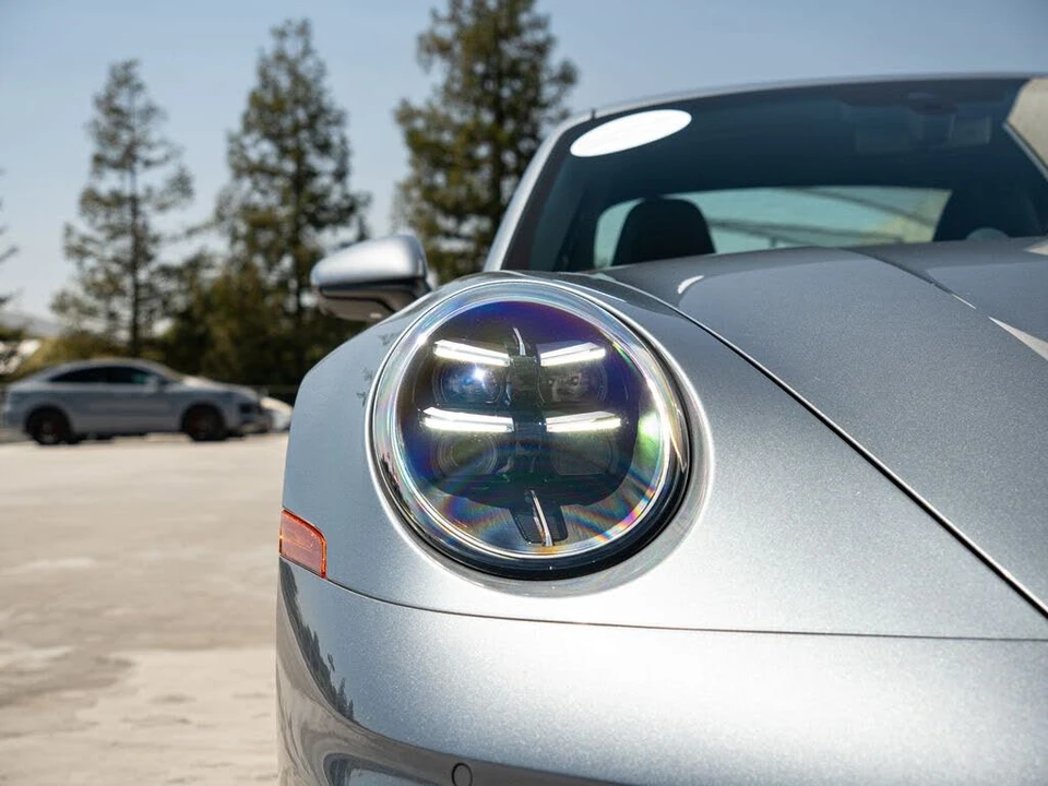 2025 Porsche 992 Carrera - Image 24 of 31