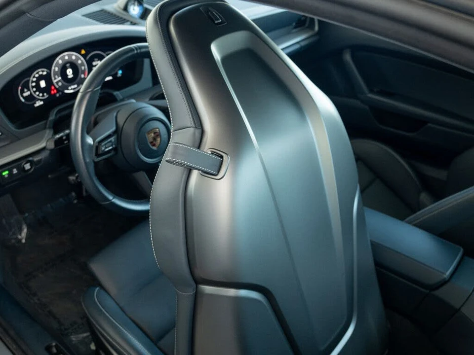 2025 Porsche 992 Carrera - Image 17 of 31