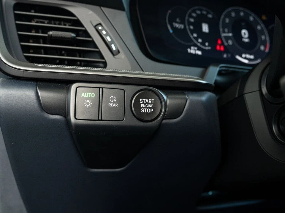 2025 Porsche 992 Carrera - Image 15 of 31