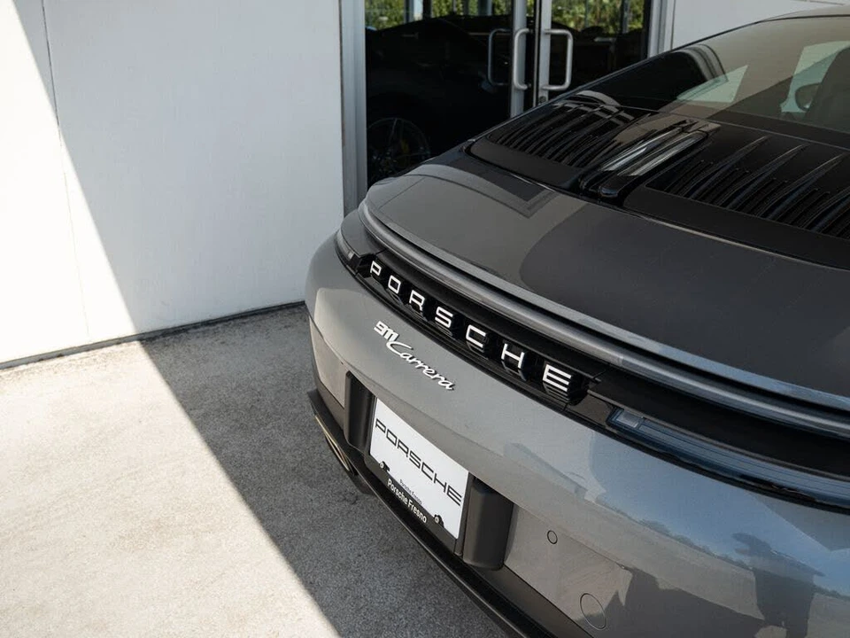 2025 Porsche 992 Carrera - Image 19 of 31