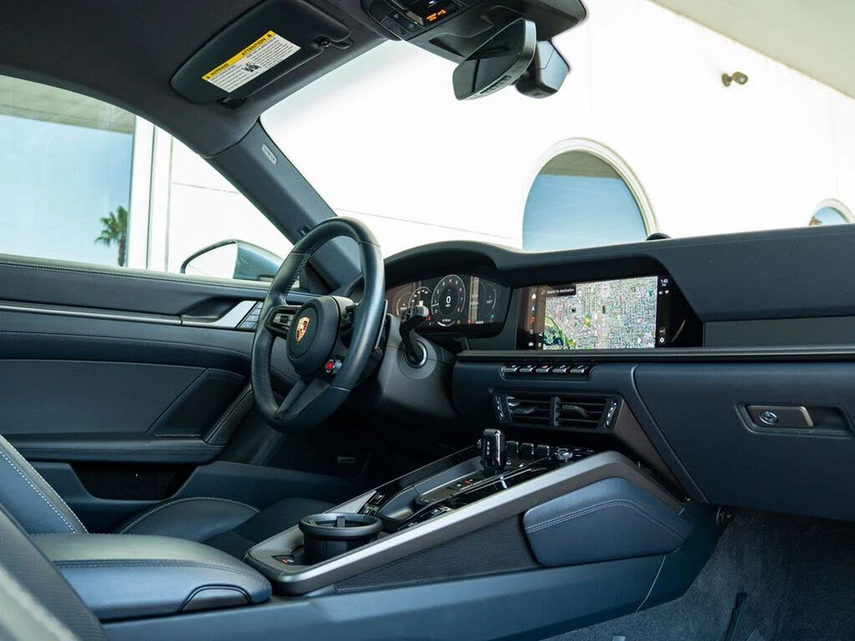 2025 Porsche 992 Carrera - Image 20 of 31