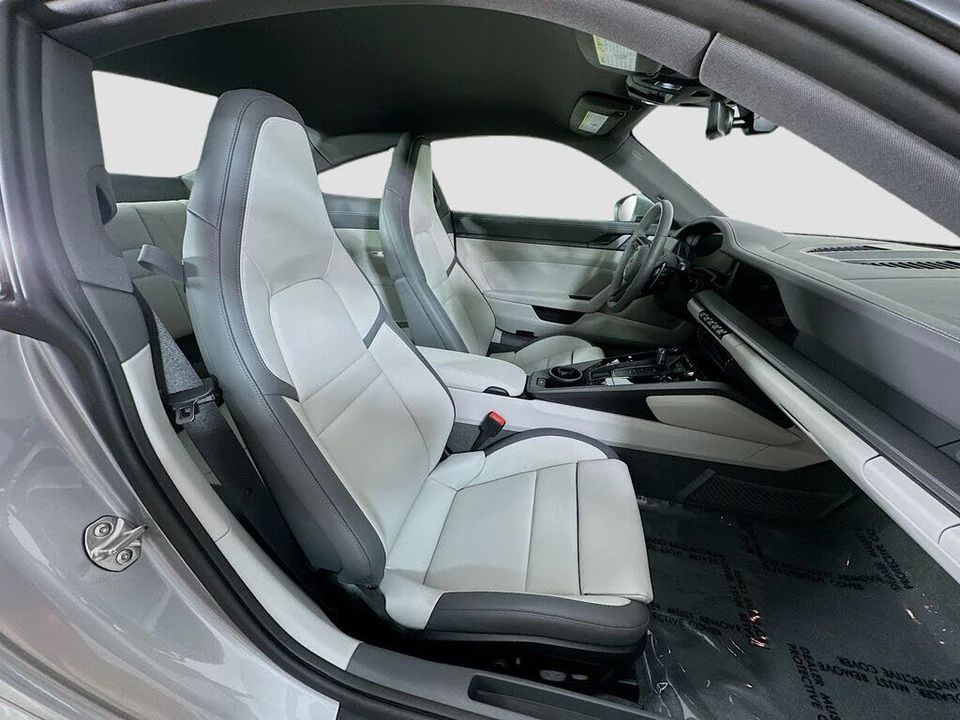 2025 Porsche 992 Carrera - Image 27 of 31
