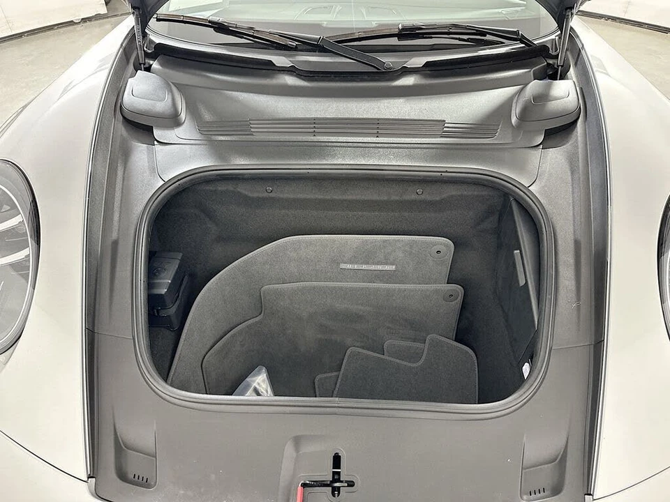 2025 Porsche 992 Carrera - Image 29 of 31