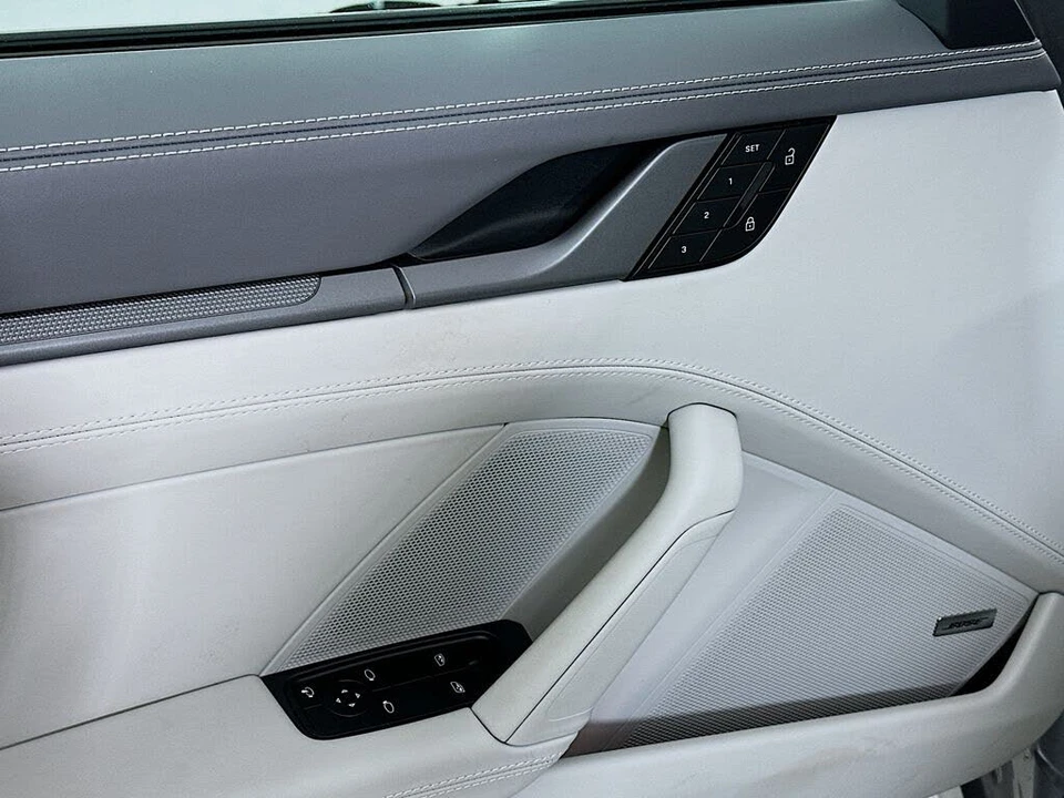 2025 Porsche 992 Carrera - Image 19 of 31