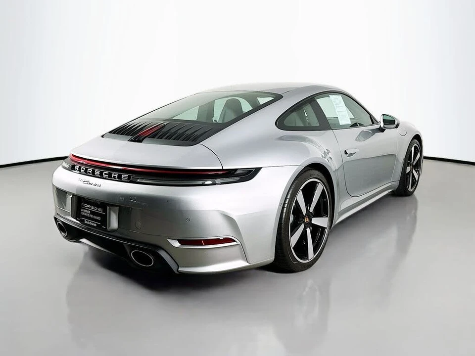 2025 Porsche 992 Carrera - Image 9 of 31