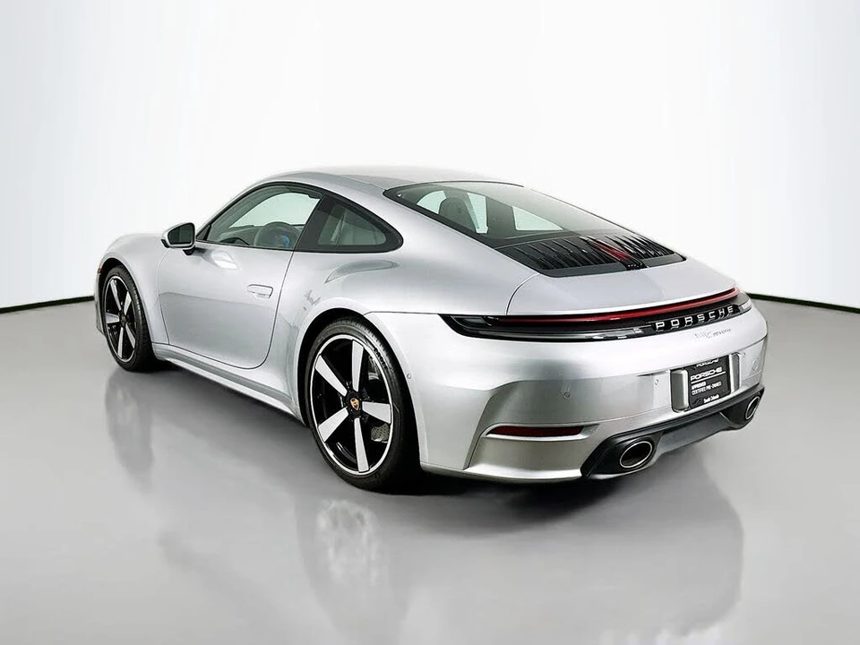 2025 Porsche 992 Carrera - Image 3 of 31