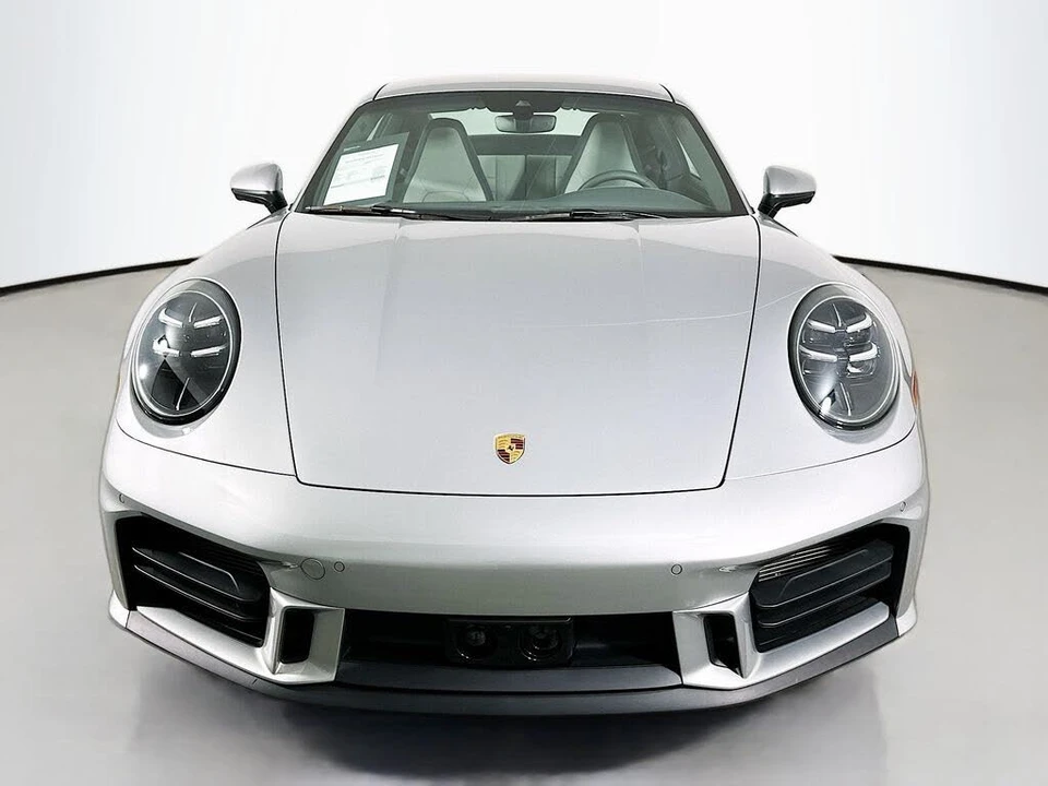 2025 Porsche 992 Carrera - Image 6 of 31
