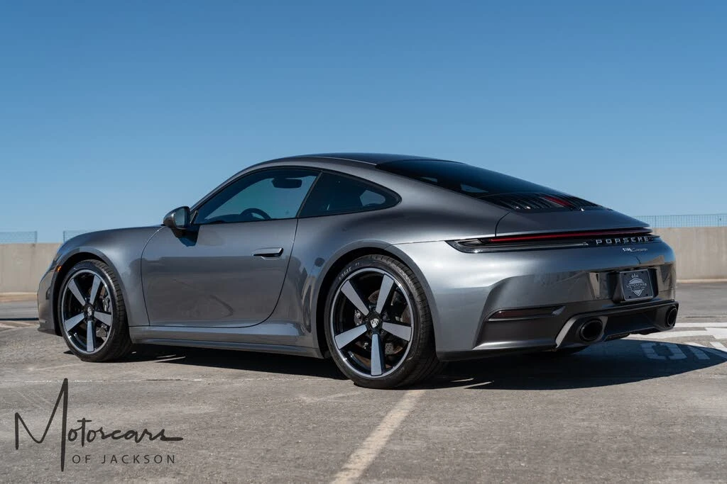 2025 Porsche 992 Carrera - Image 7 of 31