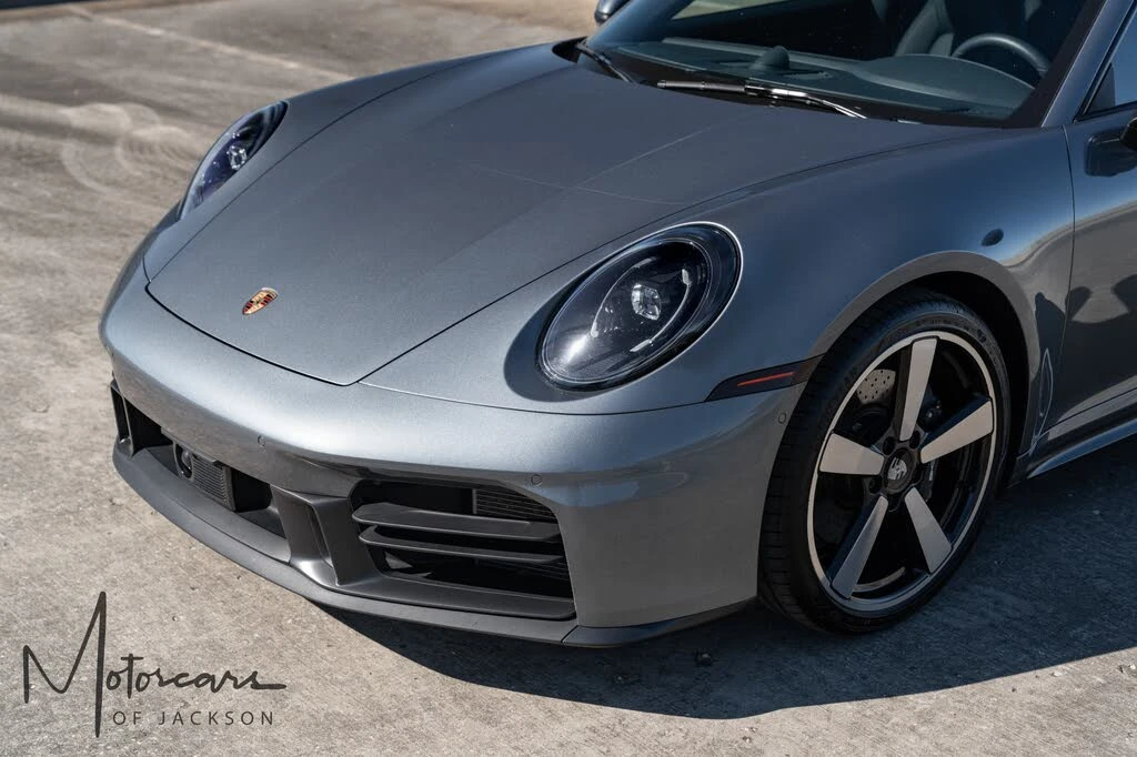 2025 Porsche 992 Carrera - Image 24 of 31