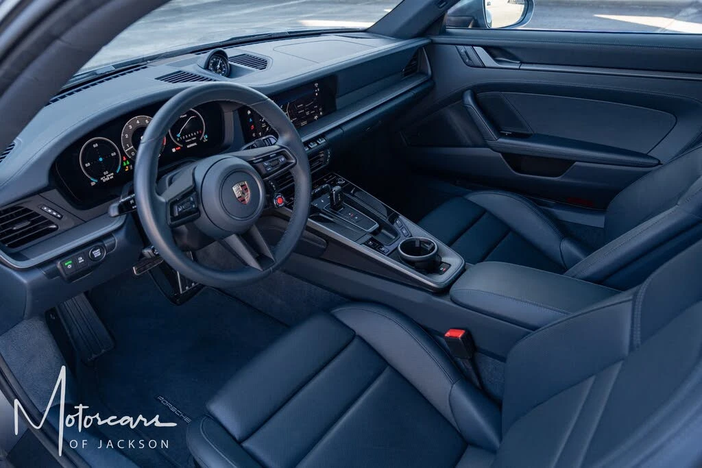 2025 Porsche 992 Carrera - Image 28 of 31