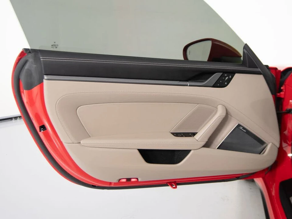 2025 Porsche 992 Carrera - Image 18 of 31