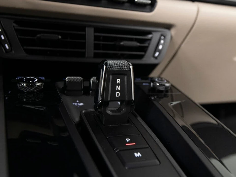 2025 Porsche 992 Carrera - Image 30 of 31