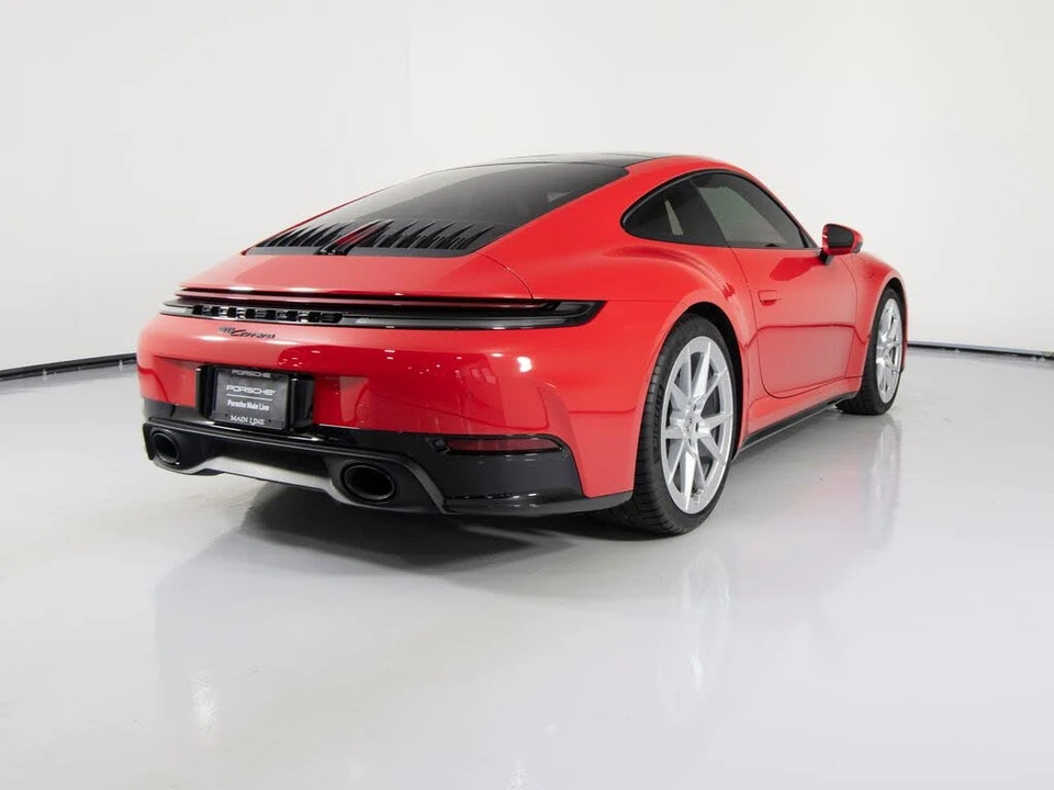 2025 Porsche 992 Carrera - Image 10 of 31