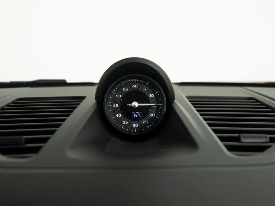 2025 Porsche 992 Carrera - Image 25 of 31