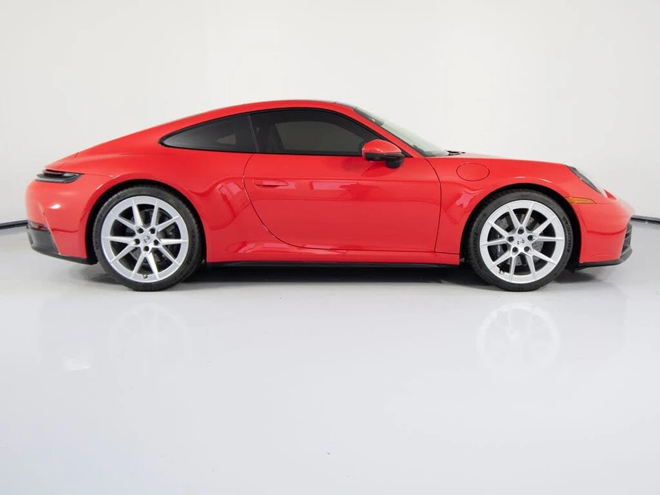 2025 Porsche 992 Carrera - Image 11 of 31