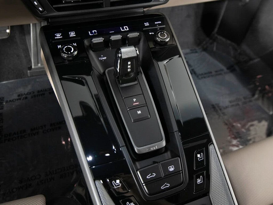 2025 Porsche 992 Carrera - Image 29 of 31