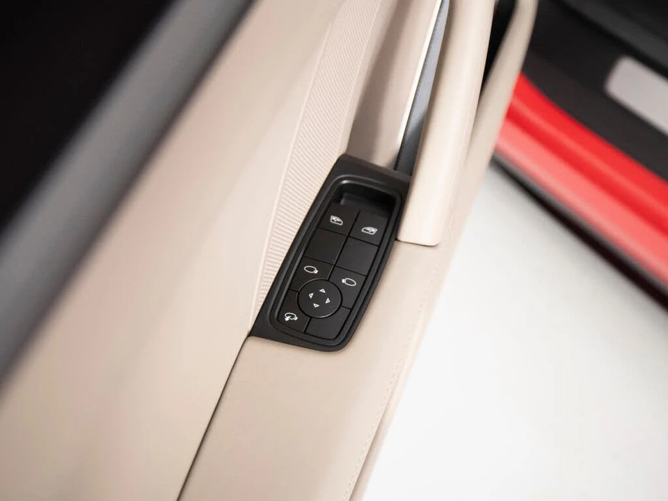2025 Porsche 992 Carrera - Image 20 of 31