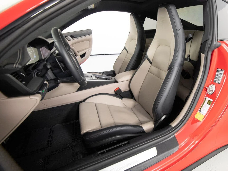 2025 Porsche 992 Carrera - Image 5 of 31