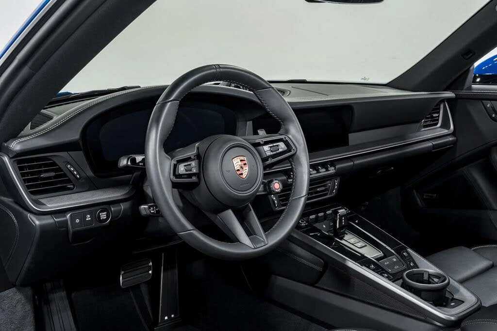 2025 Porsche 992 Carrera - Image 13 of 31