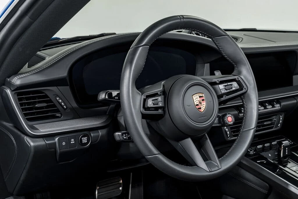 2025 Porsche 992 Carrera - Image 14 of 31