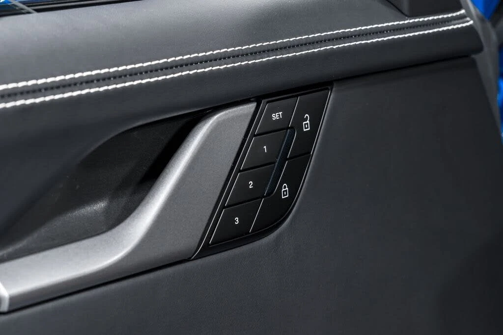 2025 Porsche 992 Carrera - Image 10 of 31
