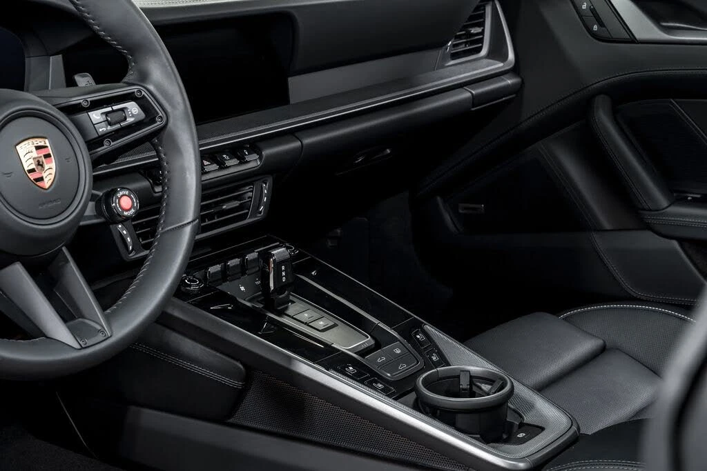 2025 Porsche 992 Carrera - Image 22 of 31