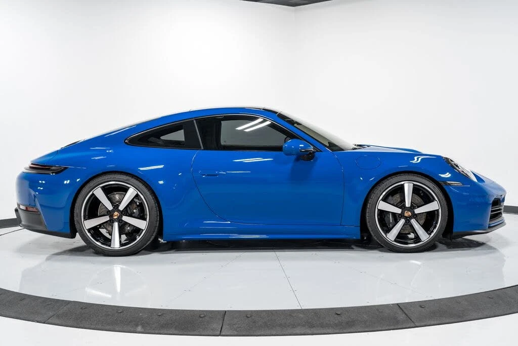 2025 Porsche 992 Carrera - Image 2 of 31