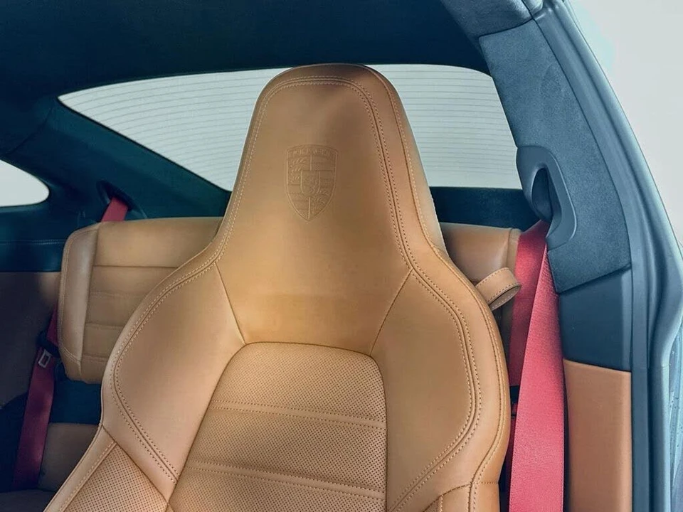 2025 Porsche 992 Carrera - Image 24 of 31