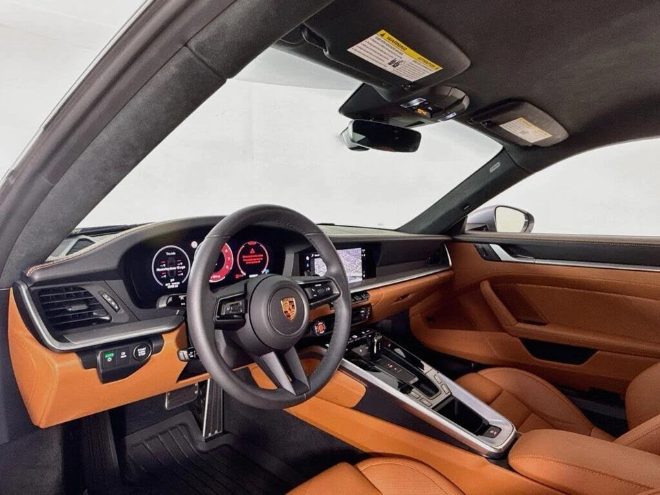 2025 Porsche 992 Carrera - Image 11 of 31