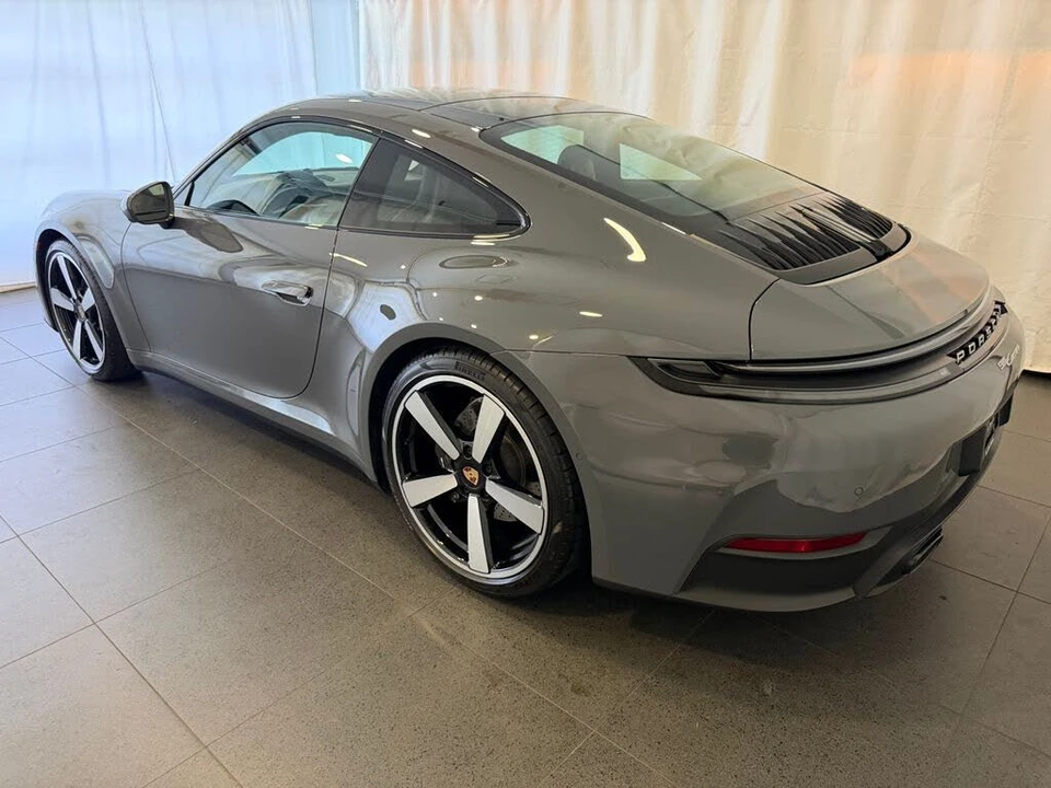 2025 Porsche 992 Carrera - Image 3 of 26