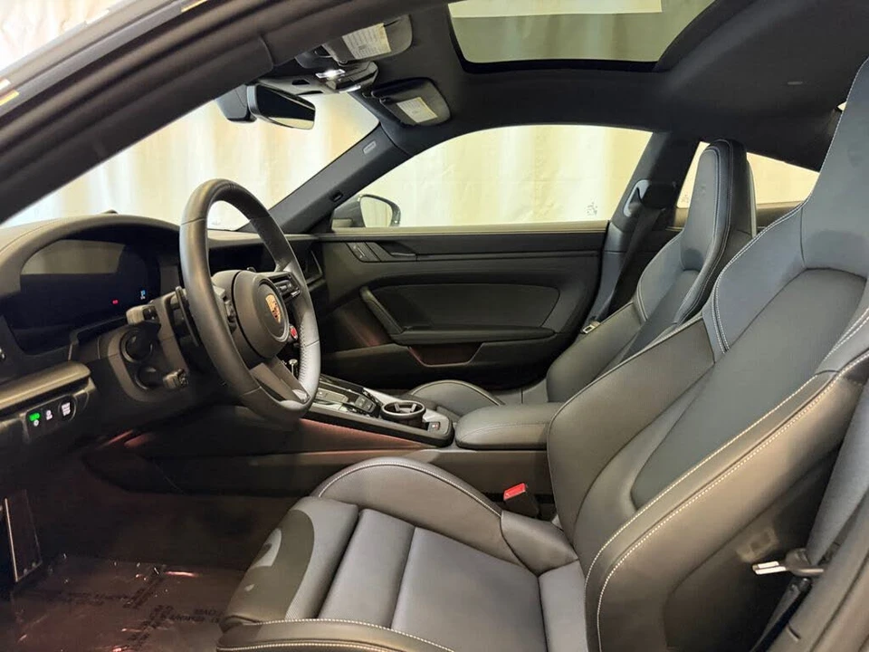 2025 Porsche 992 Carrera - Image 5 of 26