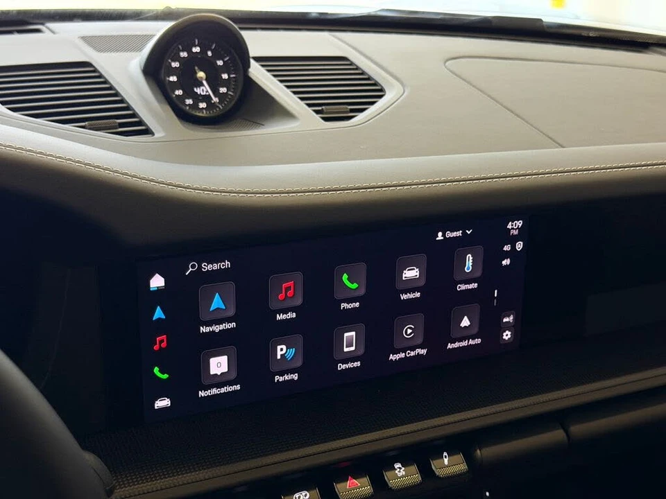 2025 Porsche 992 Carrera - Image 22 of 26