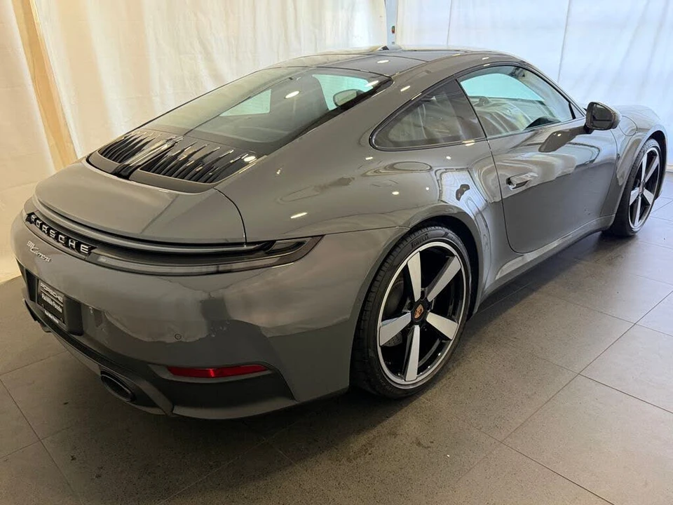 2025 Porsche 992 Carrera - Image 9 of 26